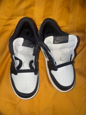 Nike Kids Black and White Low-Top Sneakers
